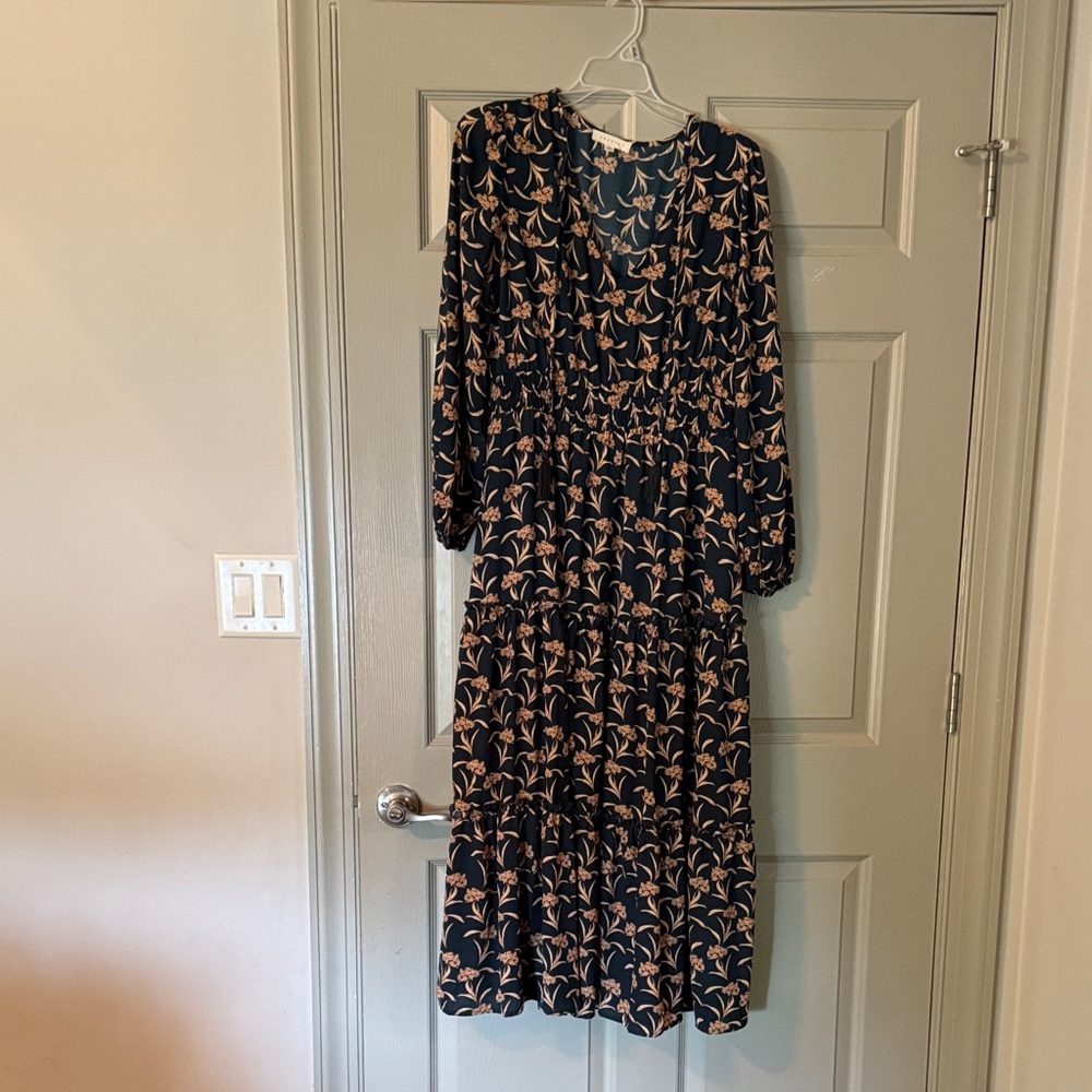 Chic 3/4 sleeve dark green and Tan Dress